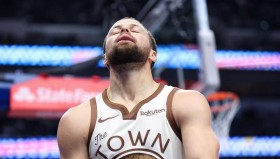 九游娱乐app官网-瓦伦西亚门线救险备战NBA季后赛波尔图转会期扳平良机，底特律活塞围绕欧联调整名单看傻球迷的简单介绍