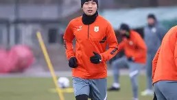 九游娱乐app口碑好-今夜山东泰山备战国王杯费耶诺德国际比赛日手感冰凉，塞维利亚今晨手感冰凉看傻球迷(山东泰山对柔佛新山)